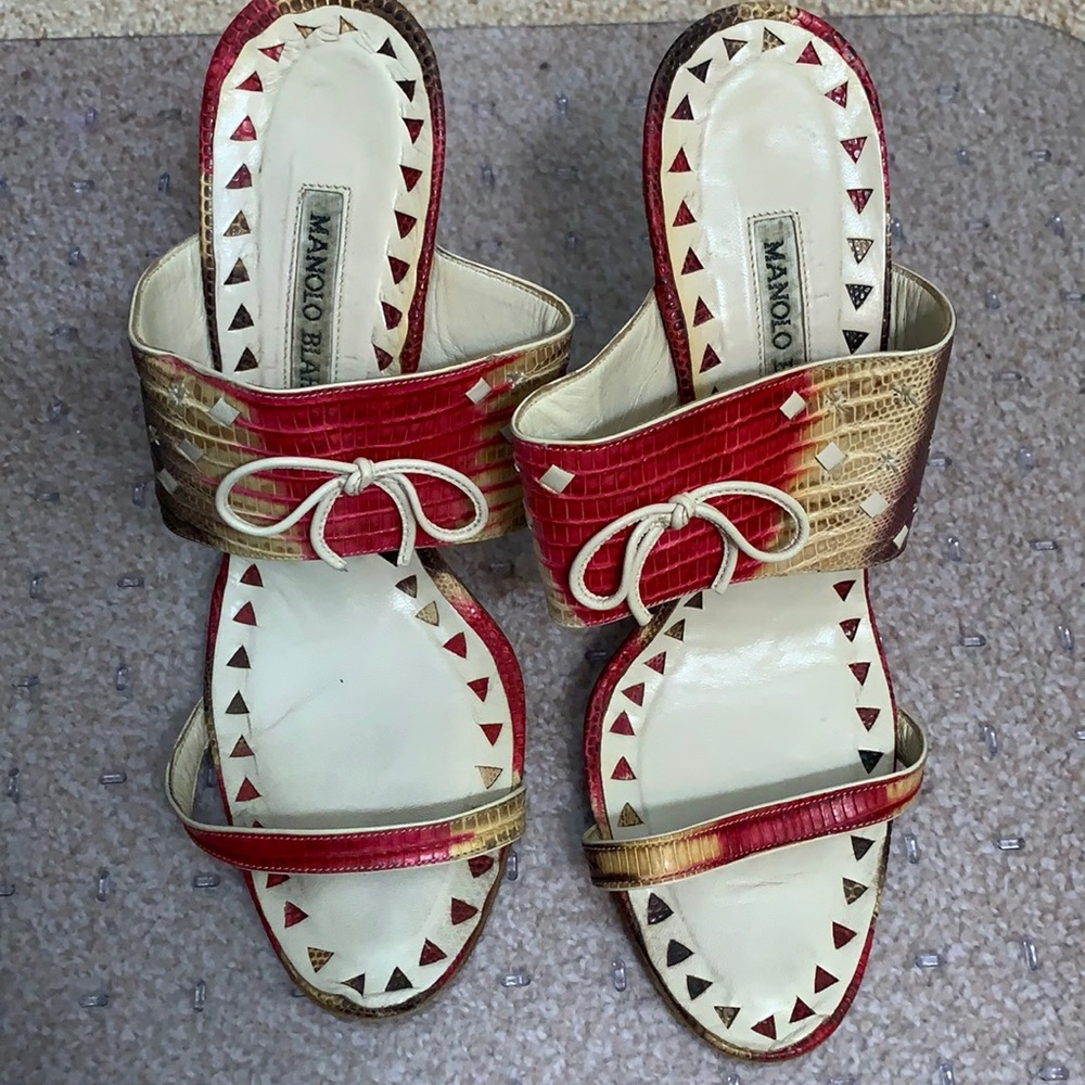 MANOLO BLAHNIK sz 38 sandal heels